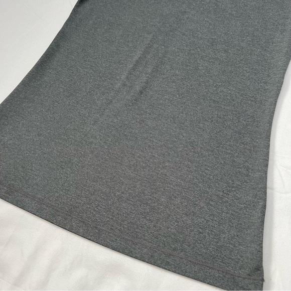 NIKE DRI-FIT V-Neck Top size XS - Picture 4 of 5